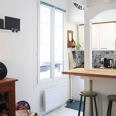 Lägenhet Beautiful Love Nest In The 17th Paris